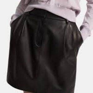 Theory Black Leather Pleated Mini Skirt, size 12